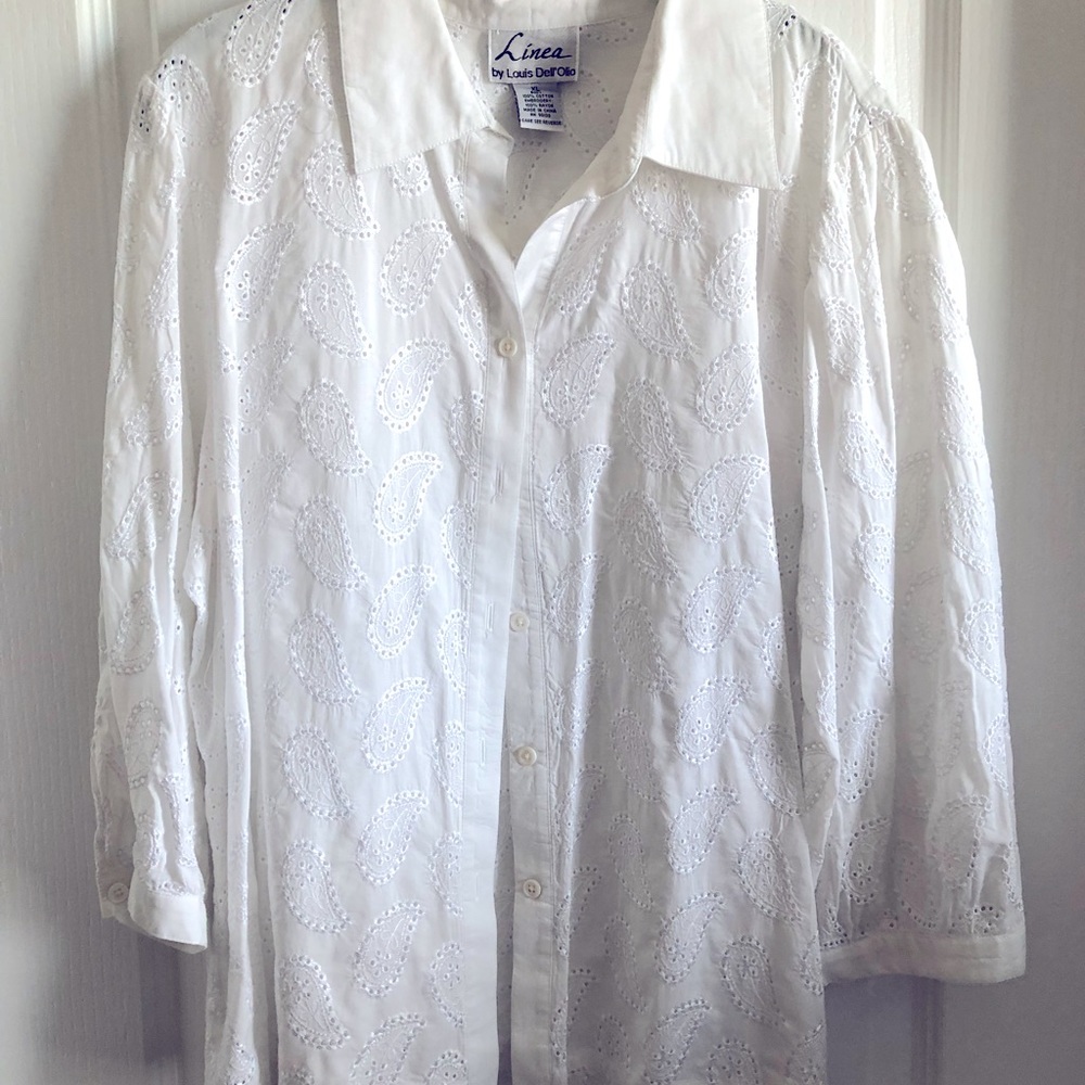 Louis Dell Olio XL White eyelet paisley embroidered blouse.